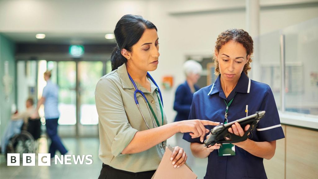 NHS associates role could 'costs lives', Oxford study says