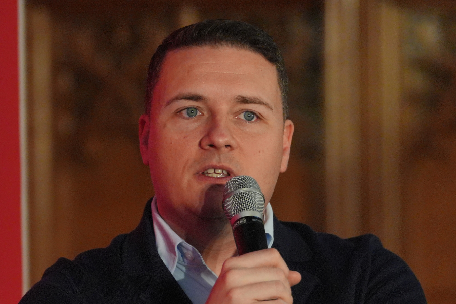 Wes Streeting to axe thousands of NHS England in bid to expand Government influence